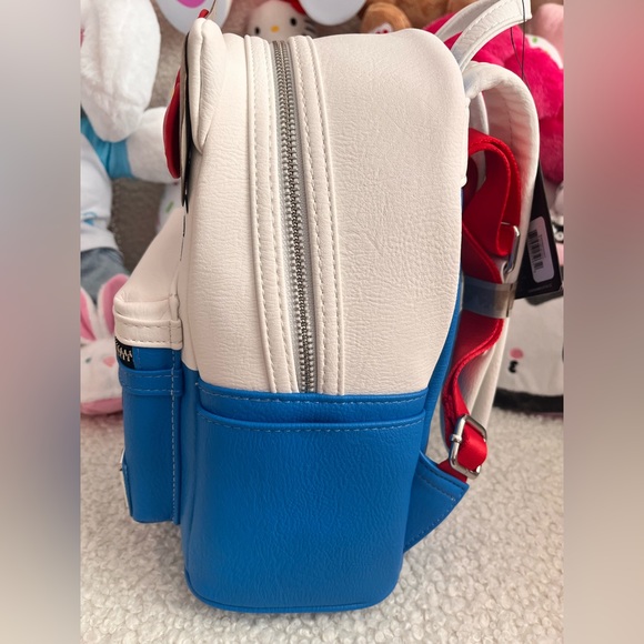 SOLD NWT CLASSIC HELLO KITTY LOUNGEFLY BACKPACK! PERFECT CONDITION - Picture 7 of 10